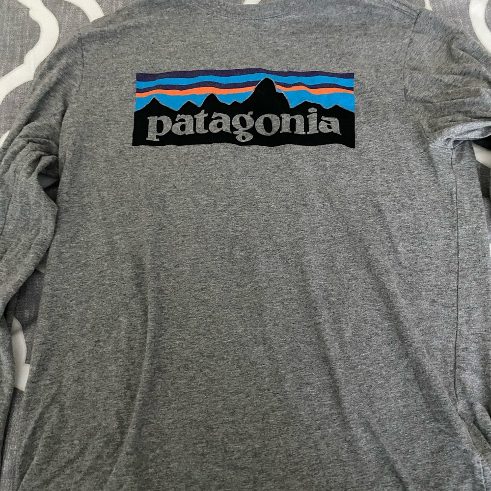 Patagonia long sleeved t shirt in medium